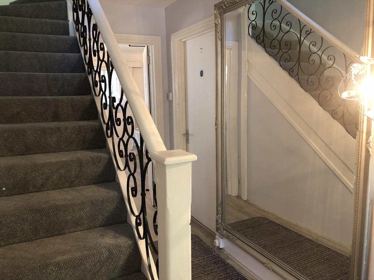 באנבורי Prospect Guest House מראה חיצוני תמונה