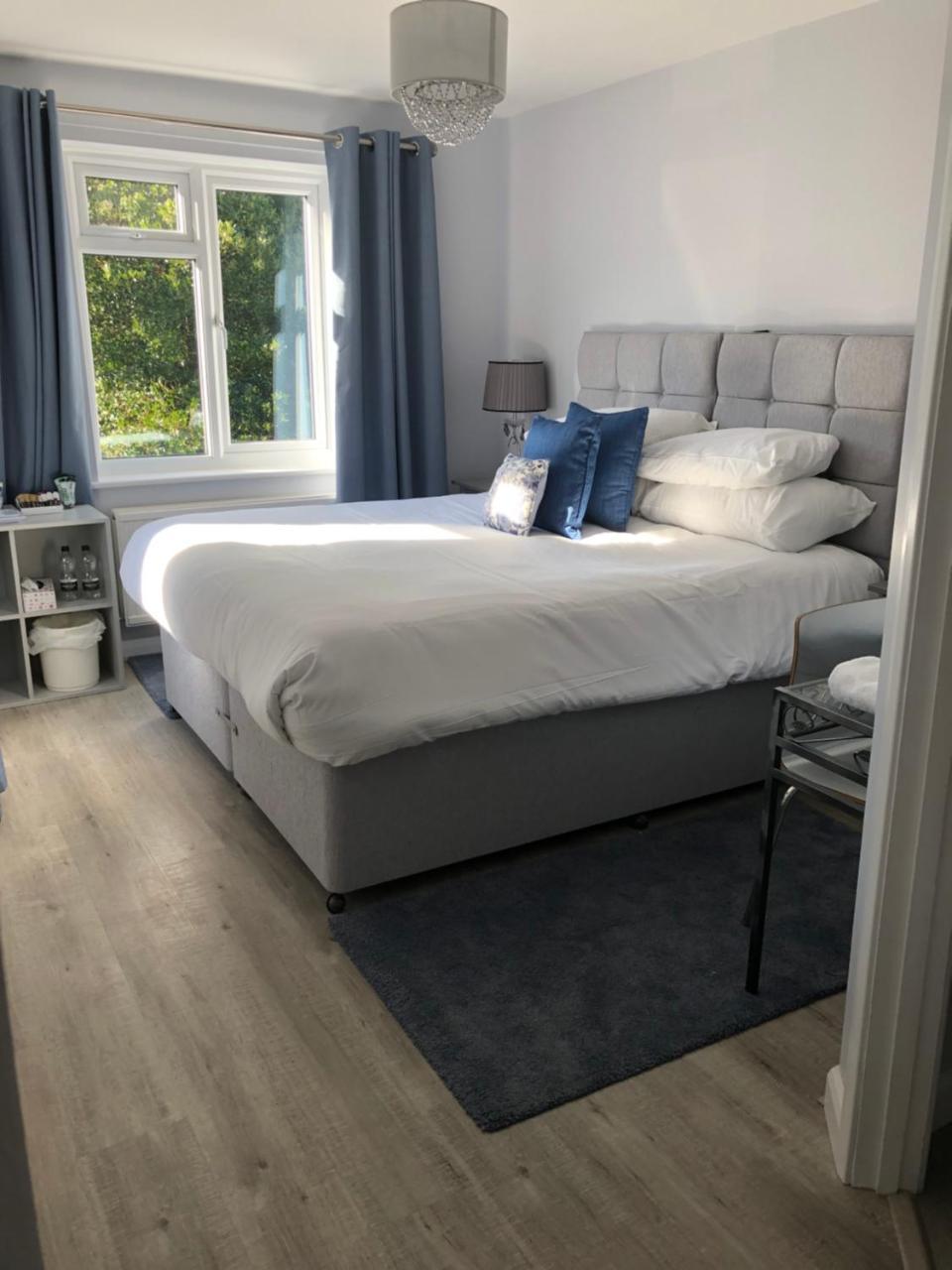 באנבורי Prospect Guest House מראה חיצוני תמונה