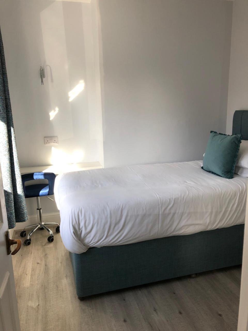 באנבורי Prospect Guest House מראה חיצוני תמונה