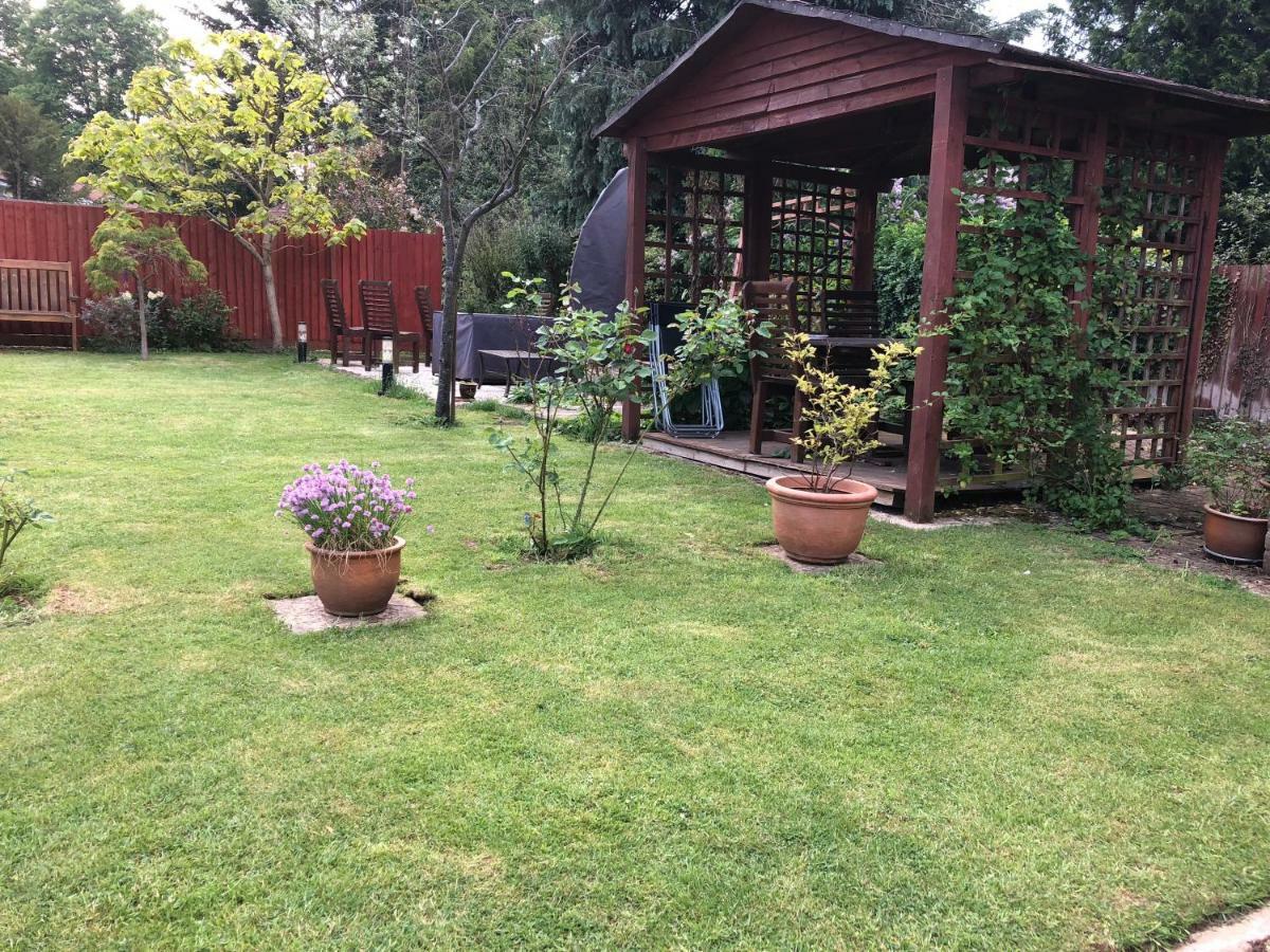 באנבורי Prospect Guest House מראה חיצוני תמונה